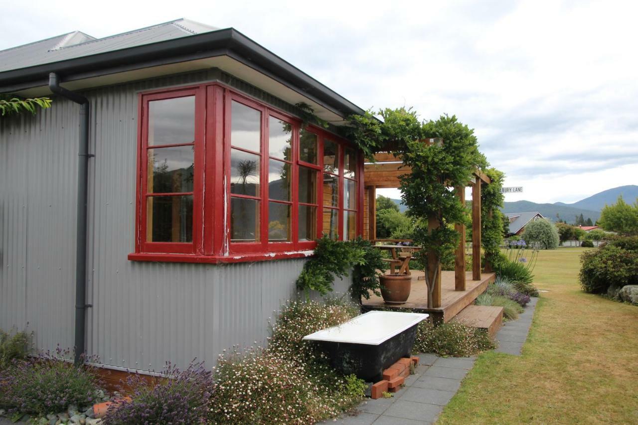 Batch With A View Te Anau Exterior foto